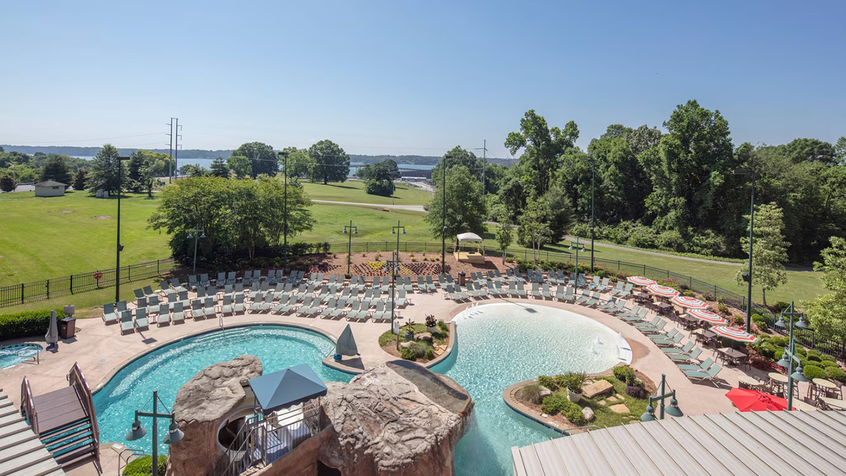 USA_Alabama_Marriott Shoals Hotel & Spa_Pool