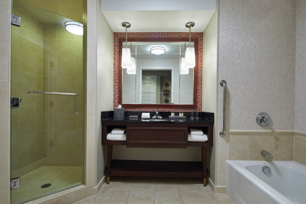 USA_Alabama_Renaissance Hotel & Spa_Bathroom