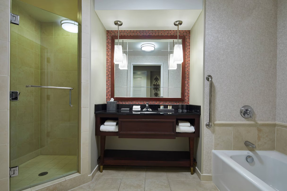 USA_Alabama_Renaissance Hotel & Spa_Bathroom