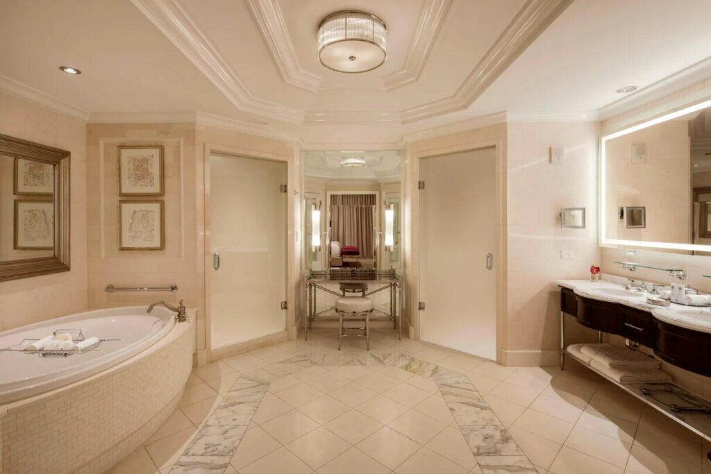 USA_Georgia_The St. Regis Atlanta_Suite Bathroom