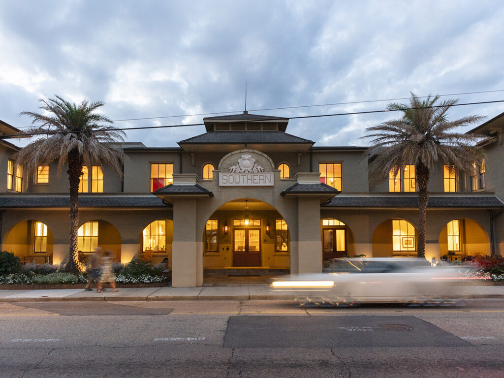 USA_Louisiana_The Southern Hotel_Exterior