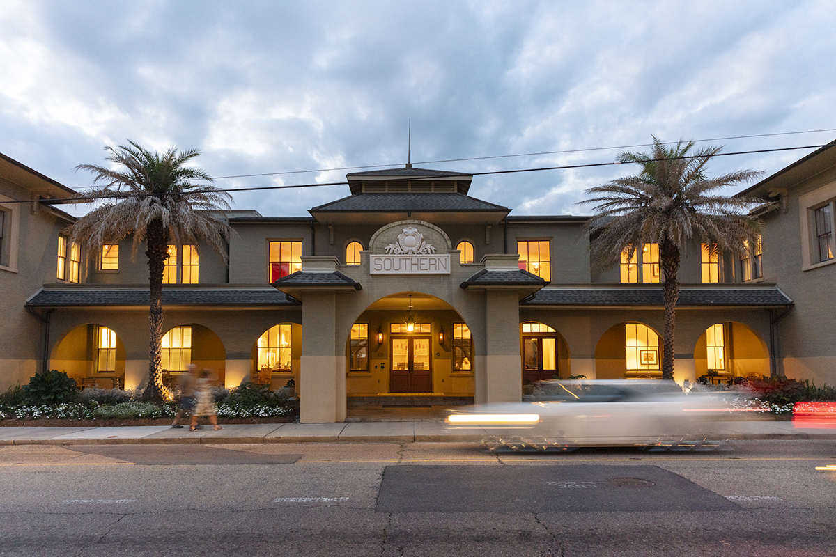 USA_Louisiana_The Southern Hotel_Exterior