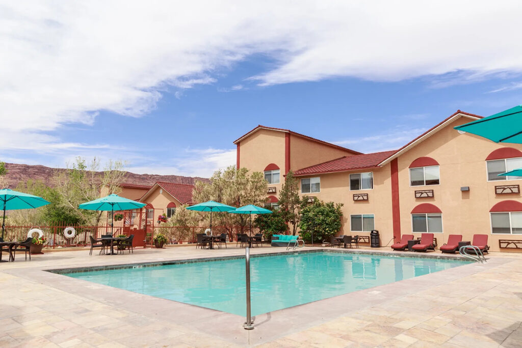 USA_Utah_Aarchway Inn_Pool