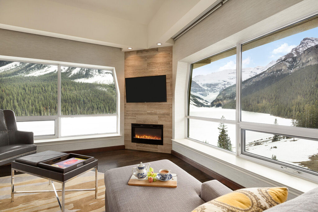 CAN_Alberta_LakeLouise_Signature One-Bedroom Suite_1558125_high_FairmontLLowned copy