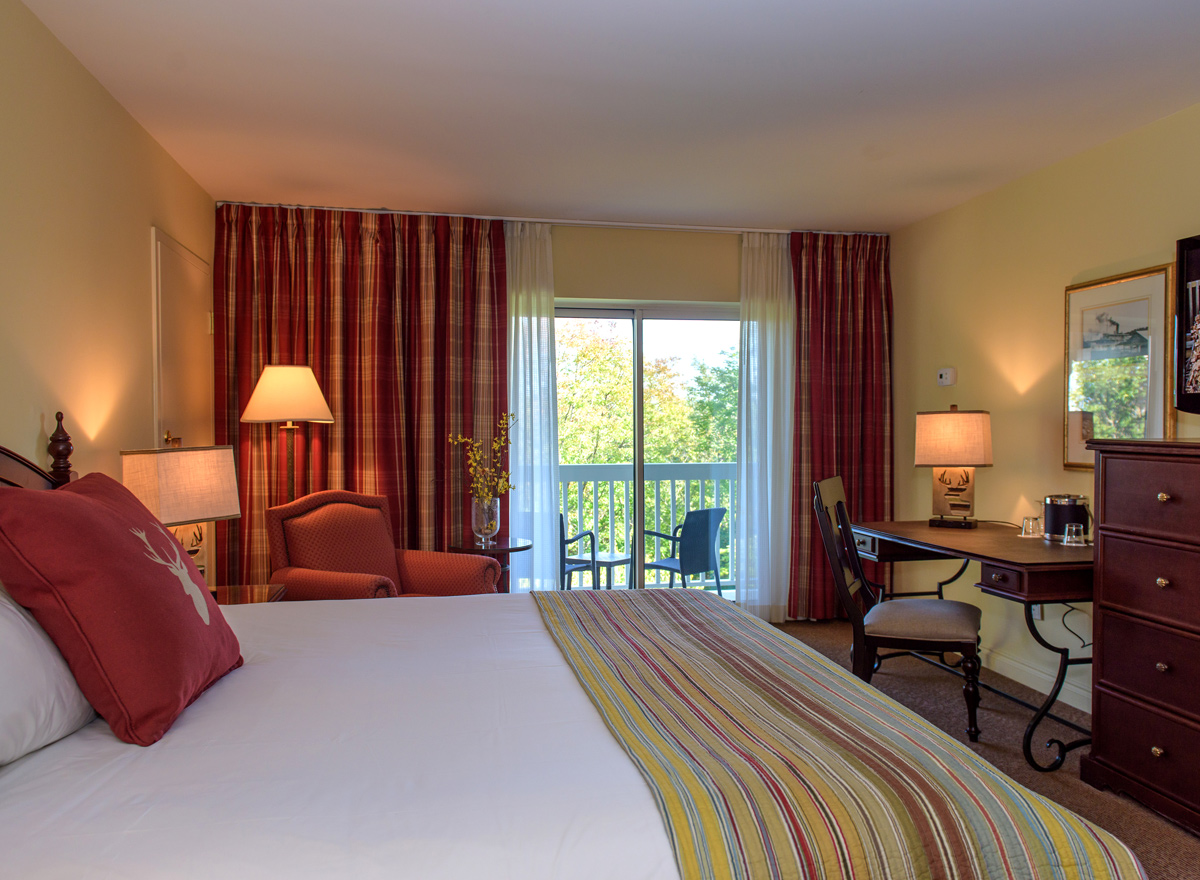 CAN_Ontario_Deerhurst Resort_Hotel King Room