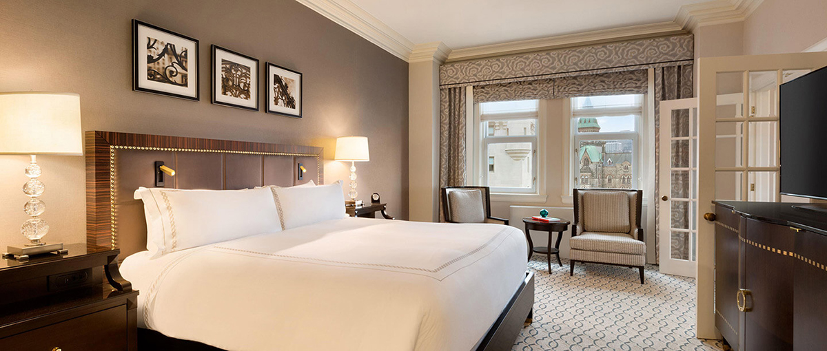 CAN_Ontario_Delta Hotels by Marriott Kingston Waterfront_Bedroom_