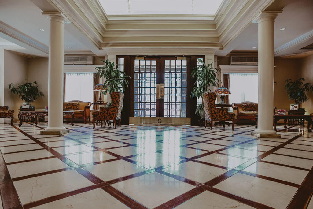 CAN_Ontario_Queens Landing_Lobby_