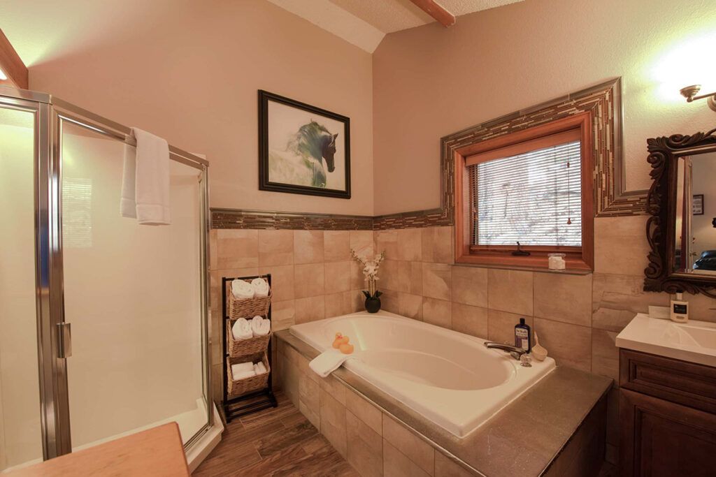 USA_Colorado_Romantic Riversong Inn_Bathroom