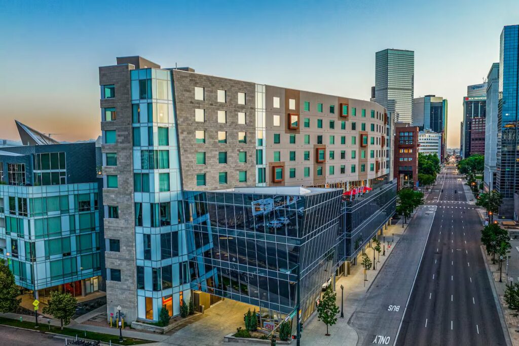 USA_Colorado_The ART Hotel_Exterior