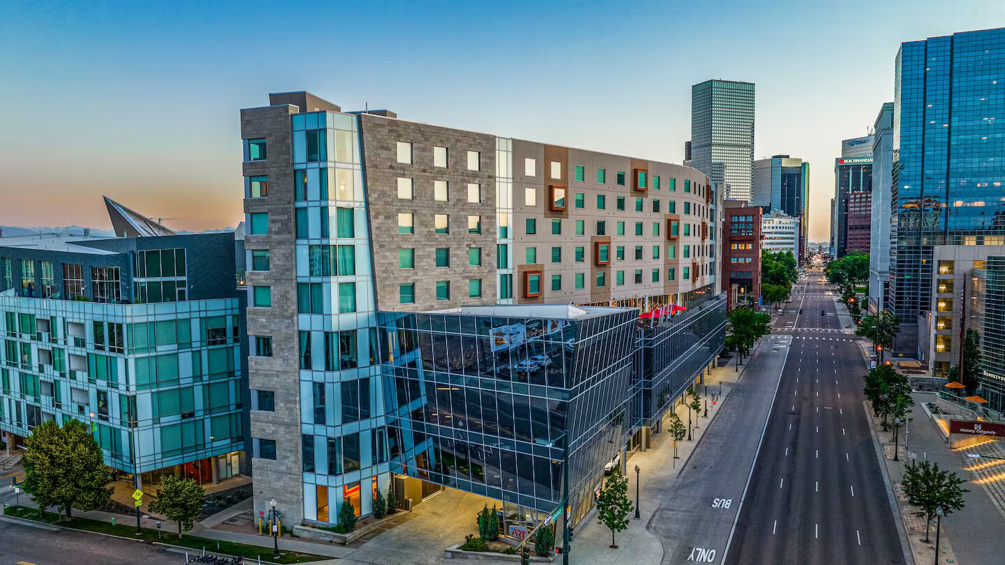 USA_Colorado_The ART Hotel_Exterior