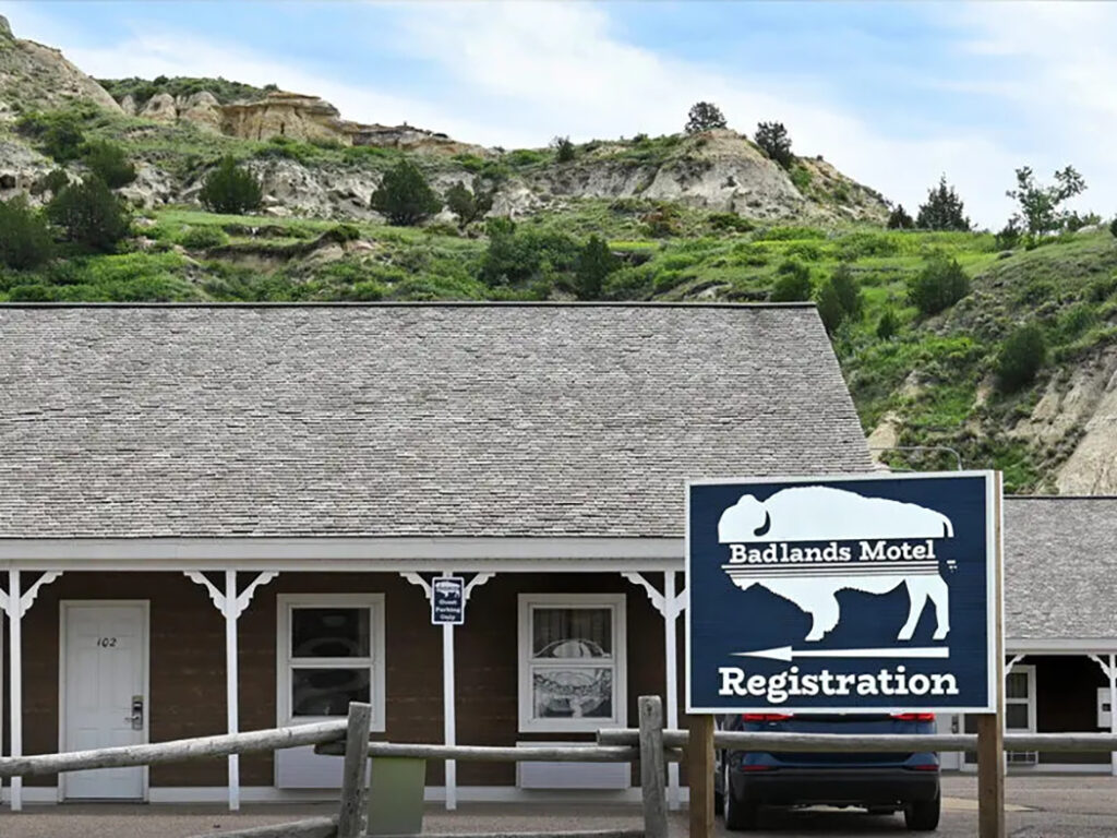 USA_North Dakota_Badlands Motel_Exterior