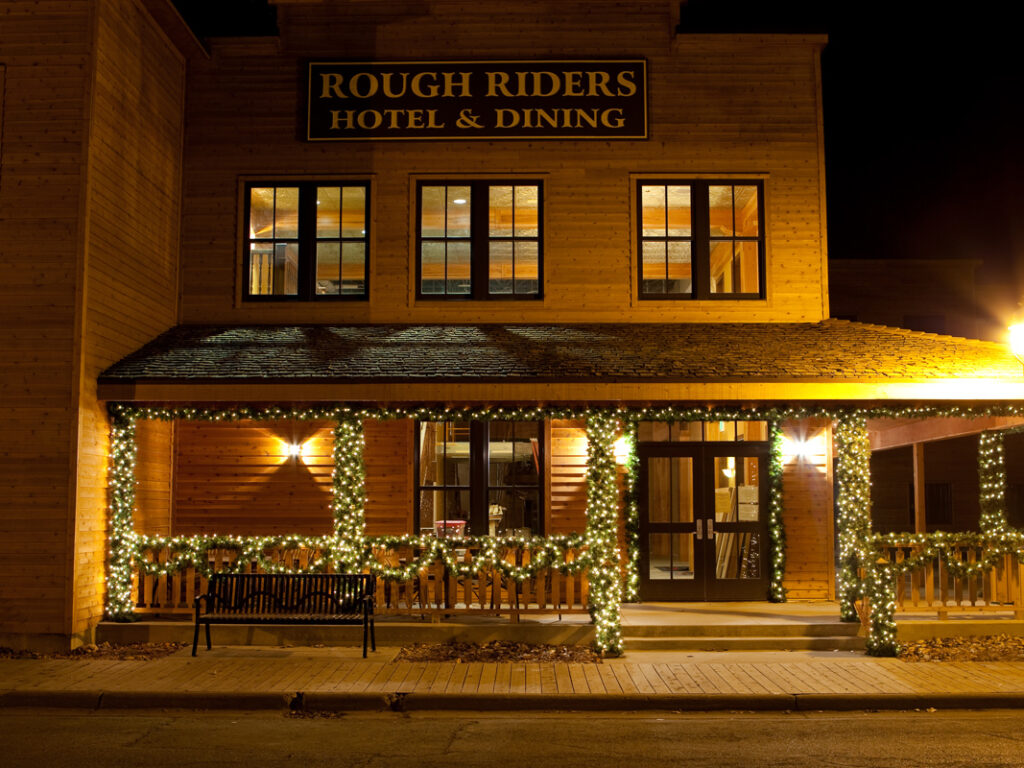 USA_NorthDakota_RoughRiderHotel_CowboyChristmas-6 small 2_Large _3000px_