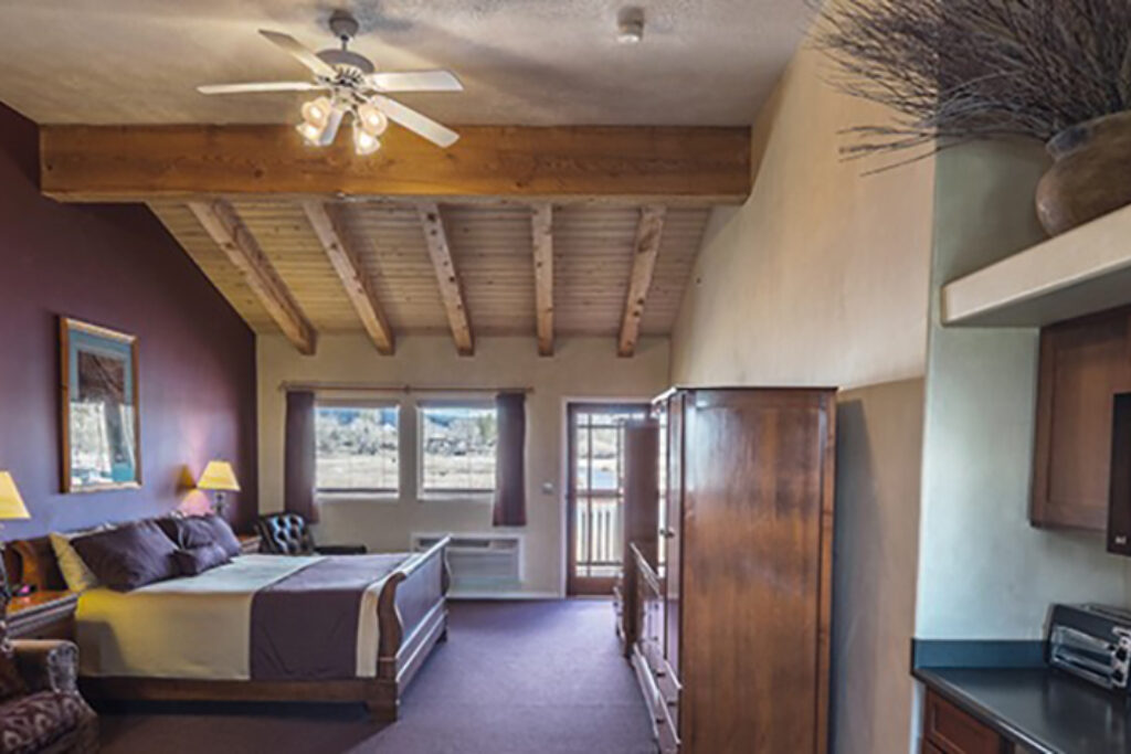 USA_Utah_Boulder Mountain Lodge_Guest Room_