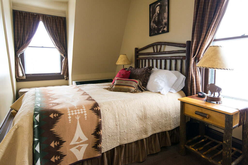 USA_Wyoming_Historic Sheridan Inn_Bedroom