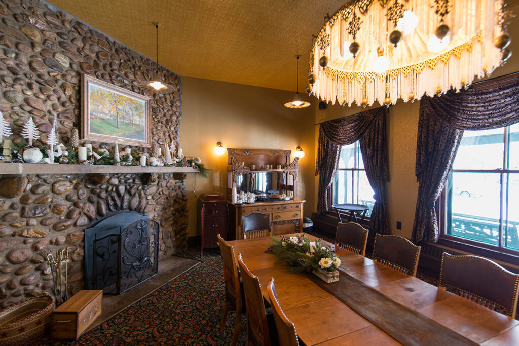 USA_Wyoming_Historic Sheridan Inn_Dining Room