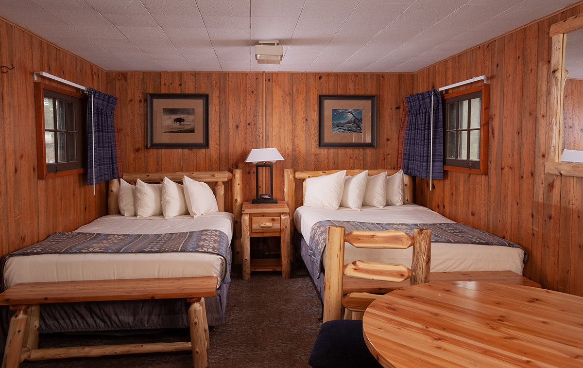 USA_Wyoming_Old Faithful Snow Lodge_Cabin