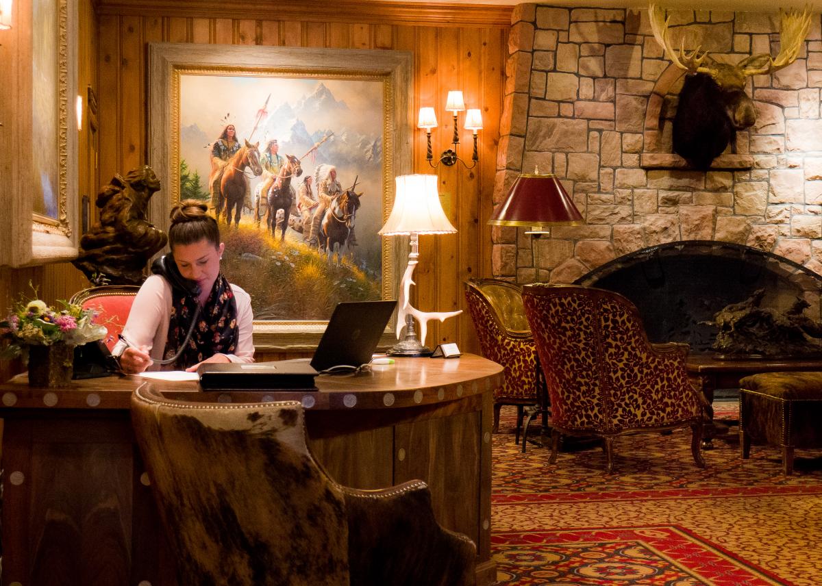 USA_Wyoming_The Wort Hotel_Concierge