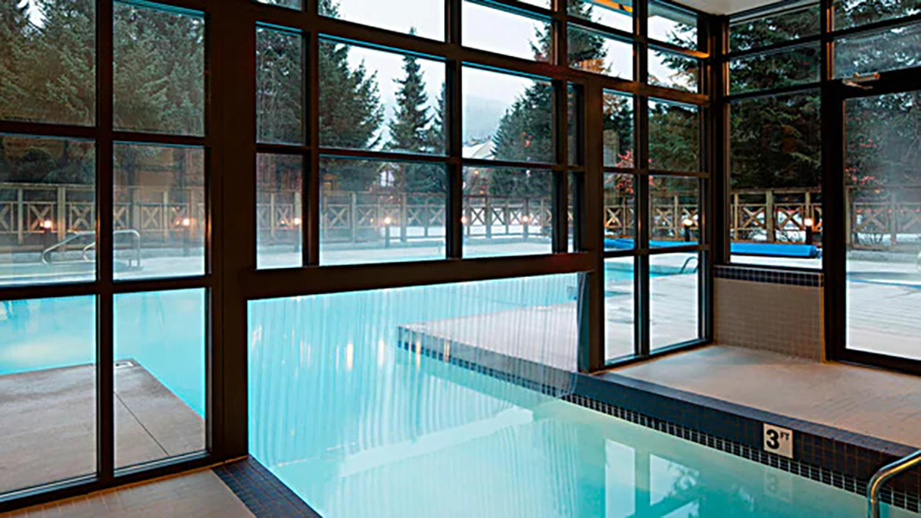 Hotel Indoor/Outdoor Pool