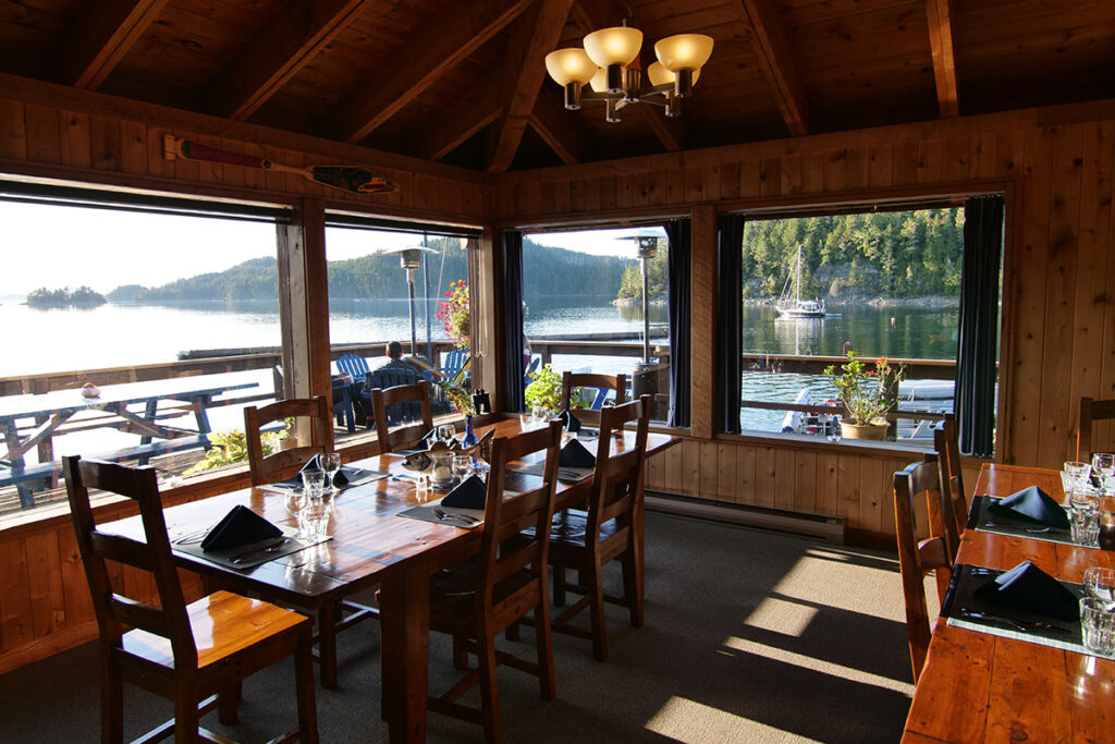 CAN_BC_Farewell Harbour Lodge_Dining Table