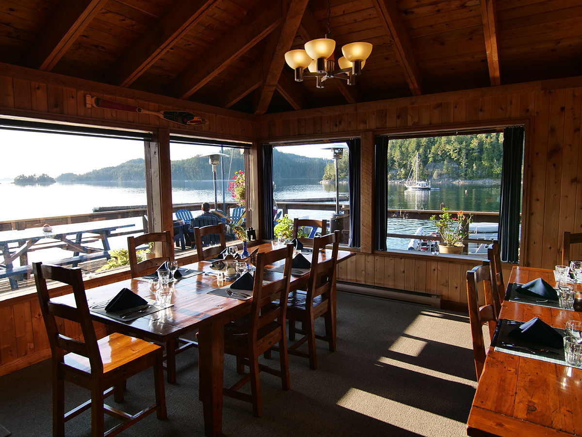 CAN_BC_Farewell Harbour Lodge_Dining Table