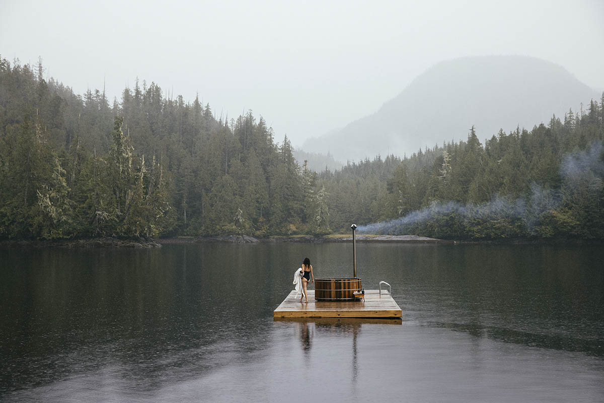 CAN_BC_Nimmo Bay Resort_Floating Hot Tub_credit Jeremy Koreski