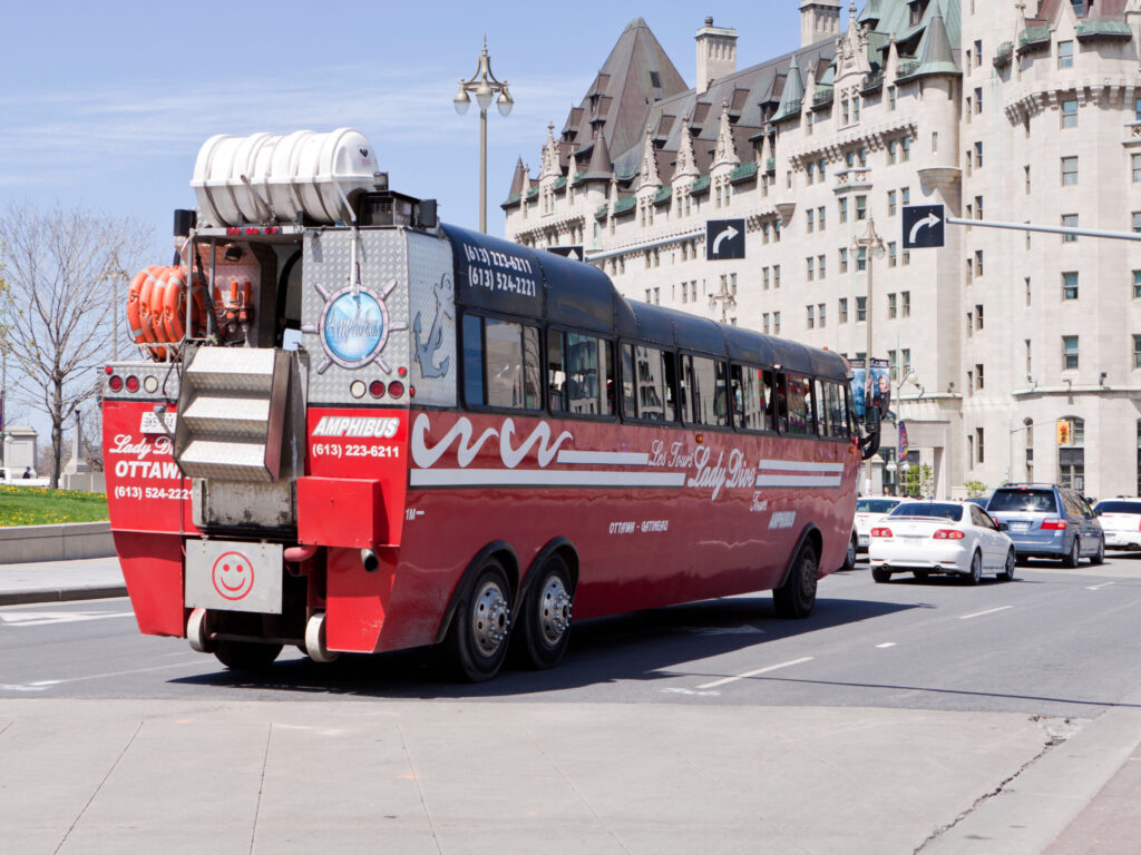 Lady Dive Amphibus in Ontario, Ottawa