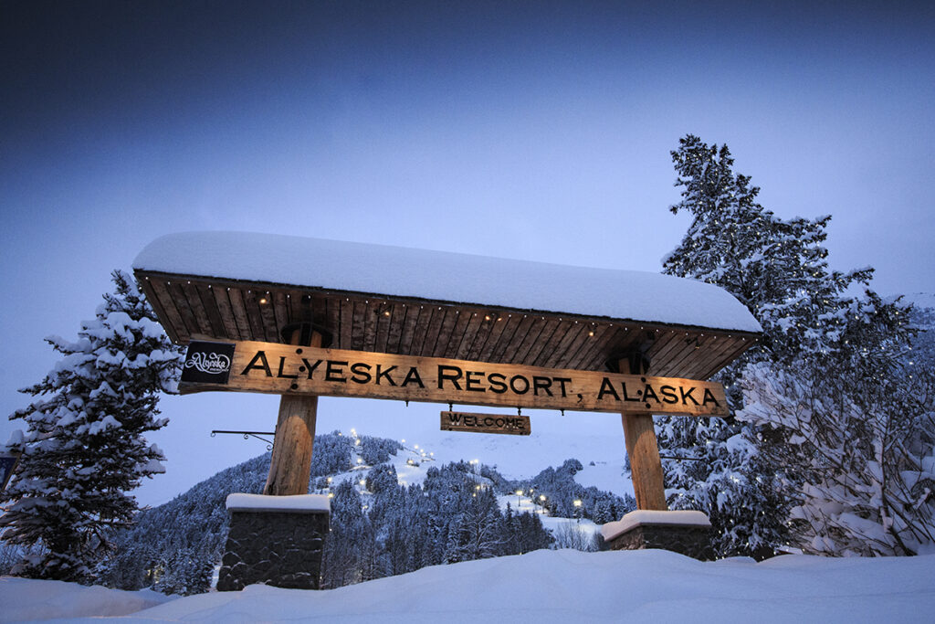 USA_Alaska_Alyeska Resort_Sign