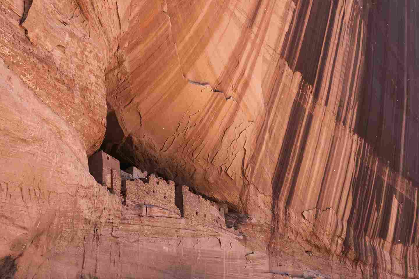 Famous anasazi cave dwelling in a cliff of the Canyon de Chelly National Monument