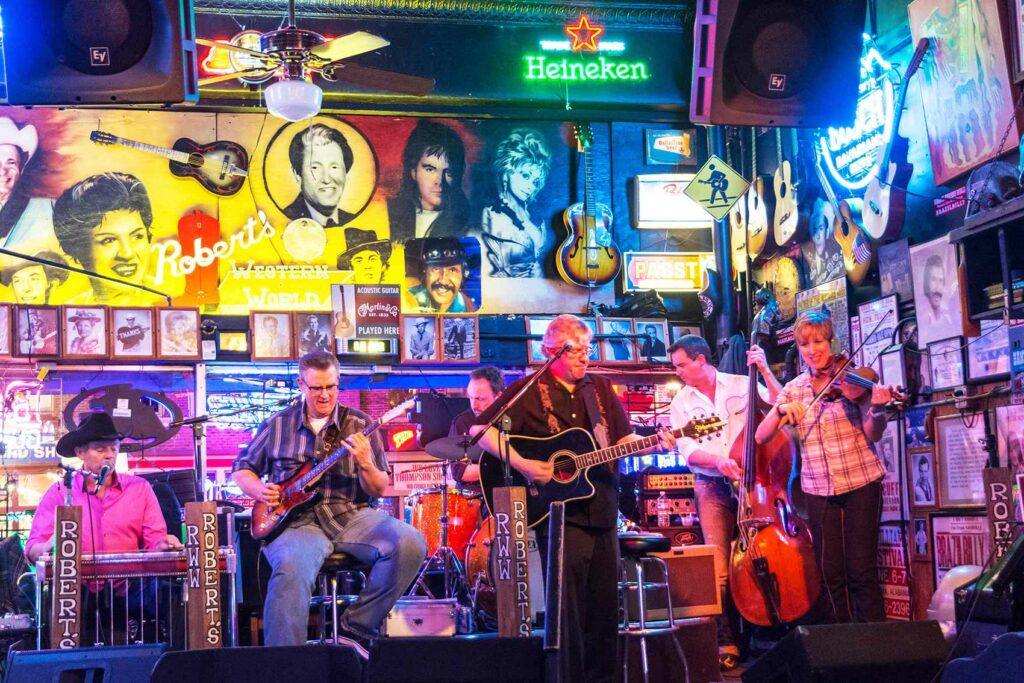 Band playing in downtown Nashville