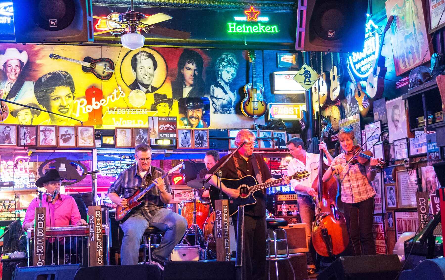 Band playing in downtown Nashville