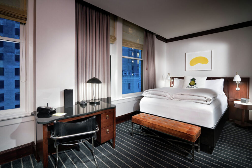 USA_Illinois_Staypineapple, An Iconic Hotel, The Loop_Guest Room