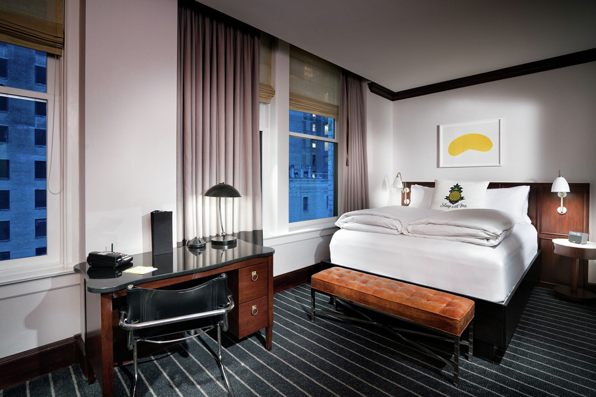 USA_Illinois_Staypineapple, An Iconic Hotel, The Loop_Guest Room