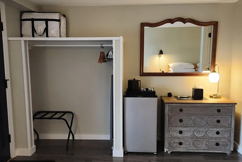 Hotel guest room