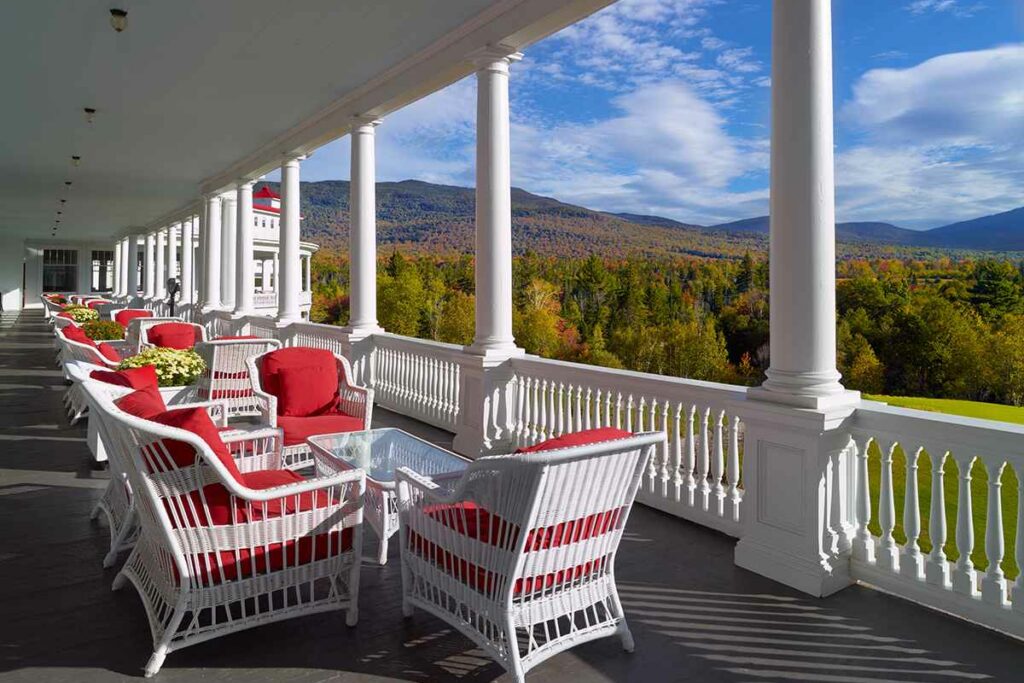 USA_New-Hampshire_Omni-Mount-Washington_Veranda-1