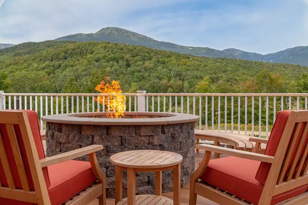 USA_New Hampshire_The Glen House_Fireplace