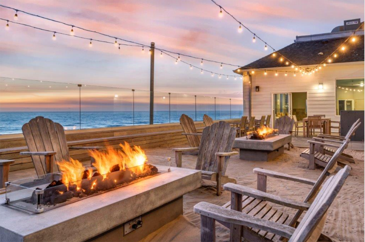 USA_Oregon_Elizabeth Oceanfront Suites_Fireplace