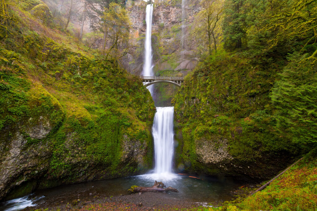 Multnomah Falls & Gorge Waterfalls in Oregon