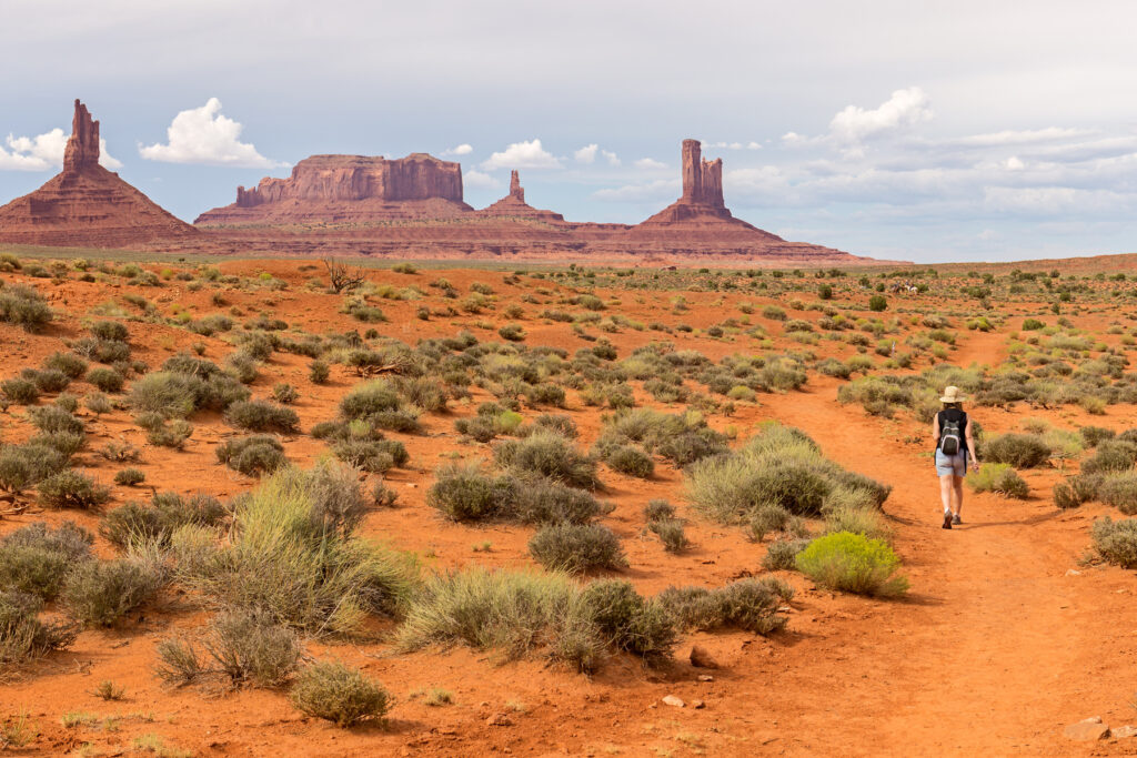 Hiking the Wildcat trail in Monument Valley