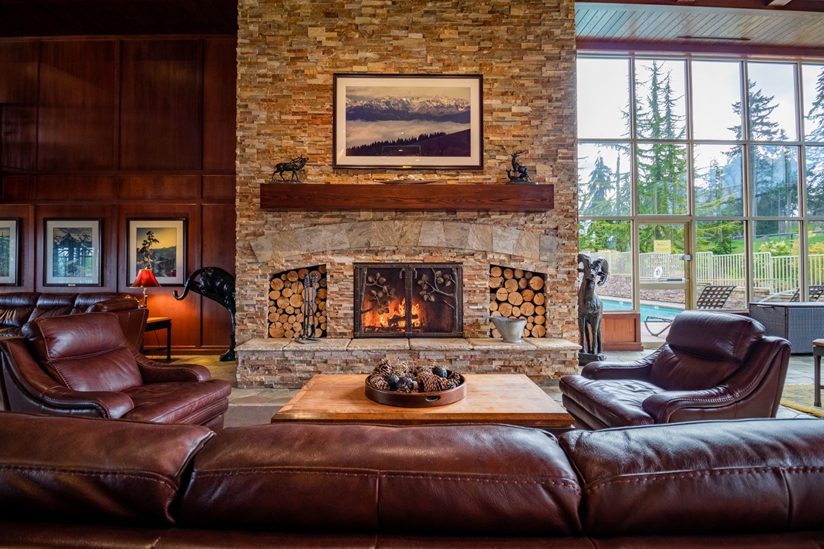 USA_Washington_Olympic Lodge by Ayres_Fireplace