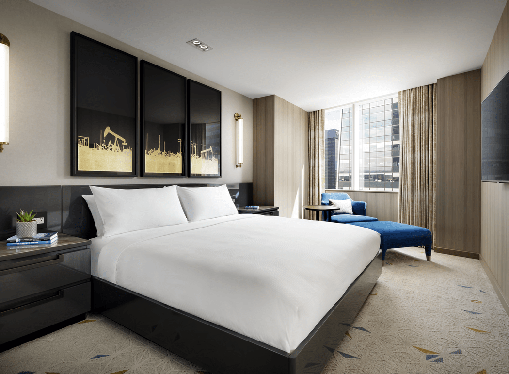 CAN_Edmonton_Mariott_CAN_Edmonton_Guestrooms14_SUIT_CSTE_VPRE Bedroom- 1 Bedroom Suite_Vice Presidential Bathroom