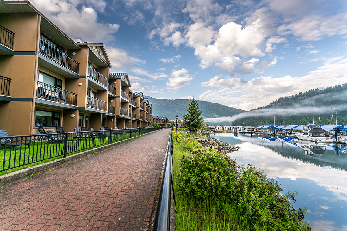 CAN_Nelson_Prestige Lakeside Resort_Exterior