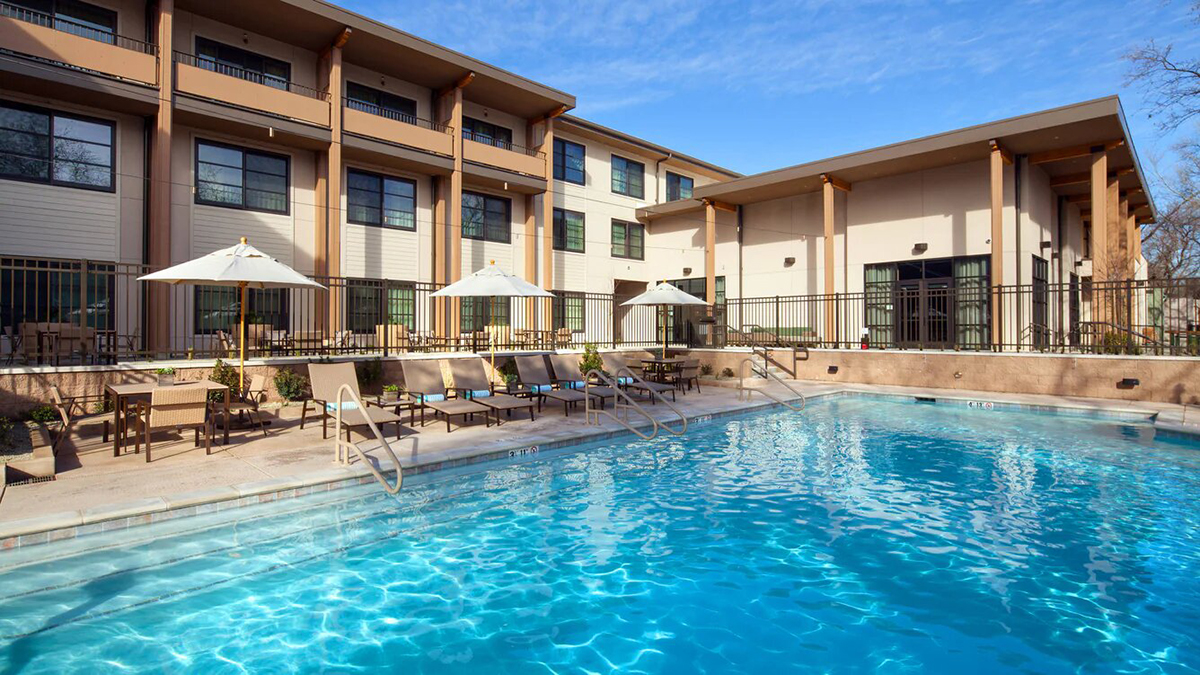 USA_California_Sheraton Redding Hotel at the Sundial Bridge_Pool