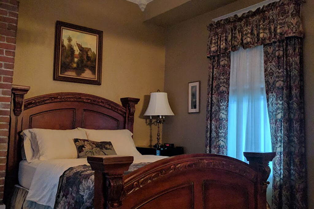 Hotel guest room