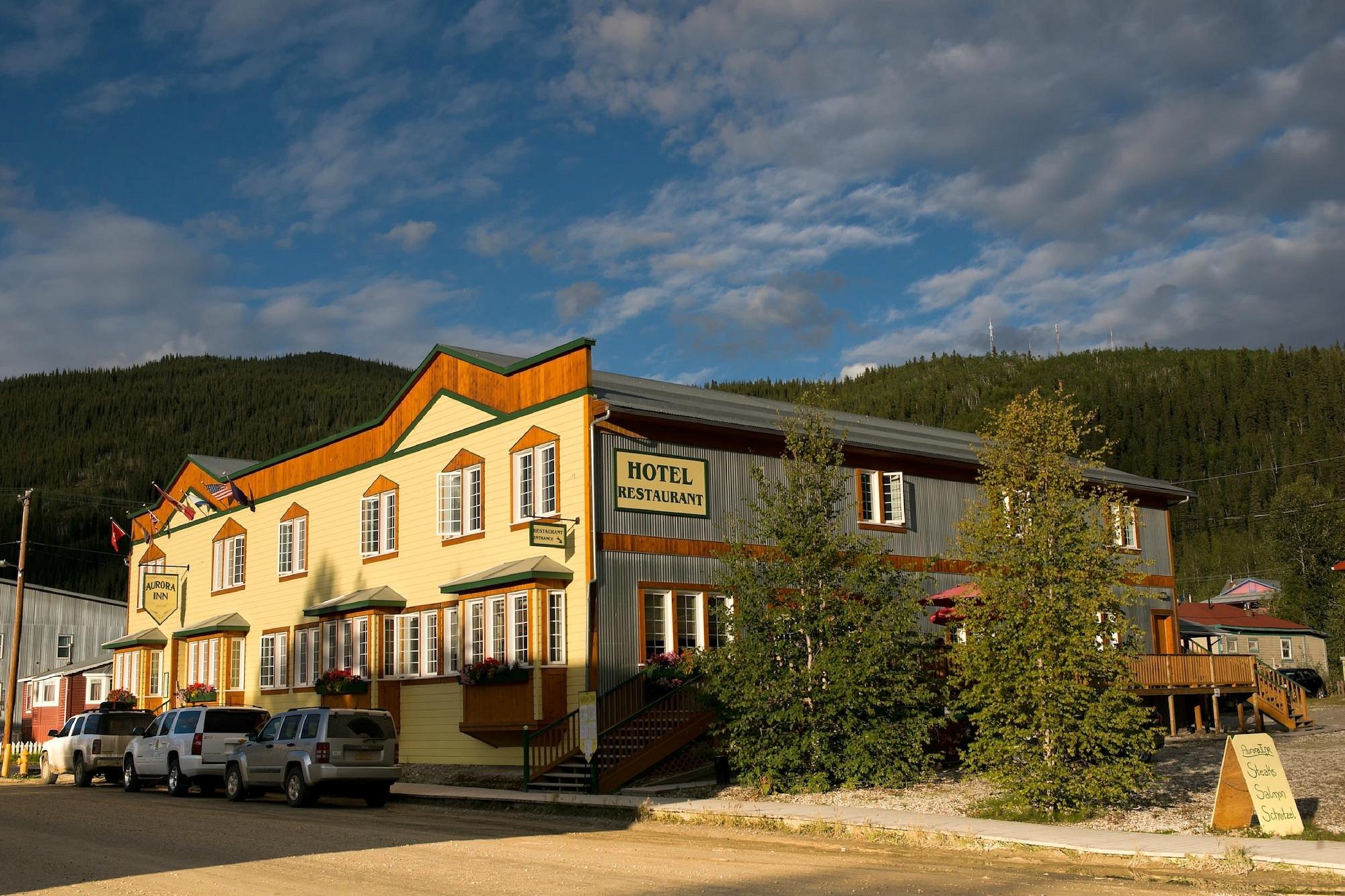 Aurora Inn exterior