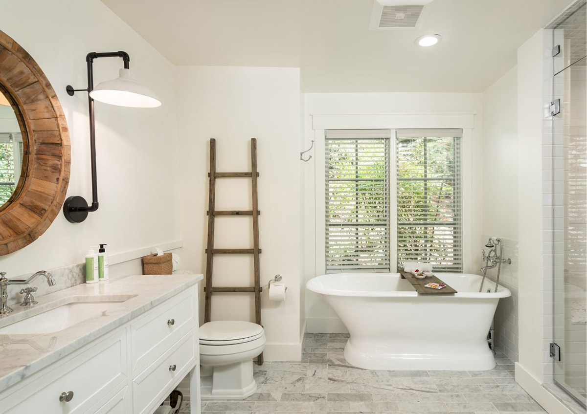 Guest room bathroom