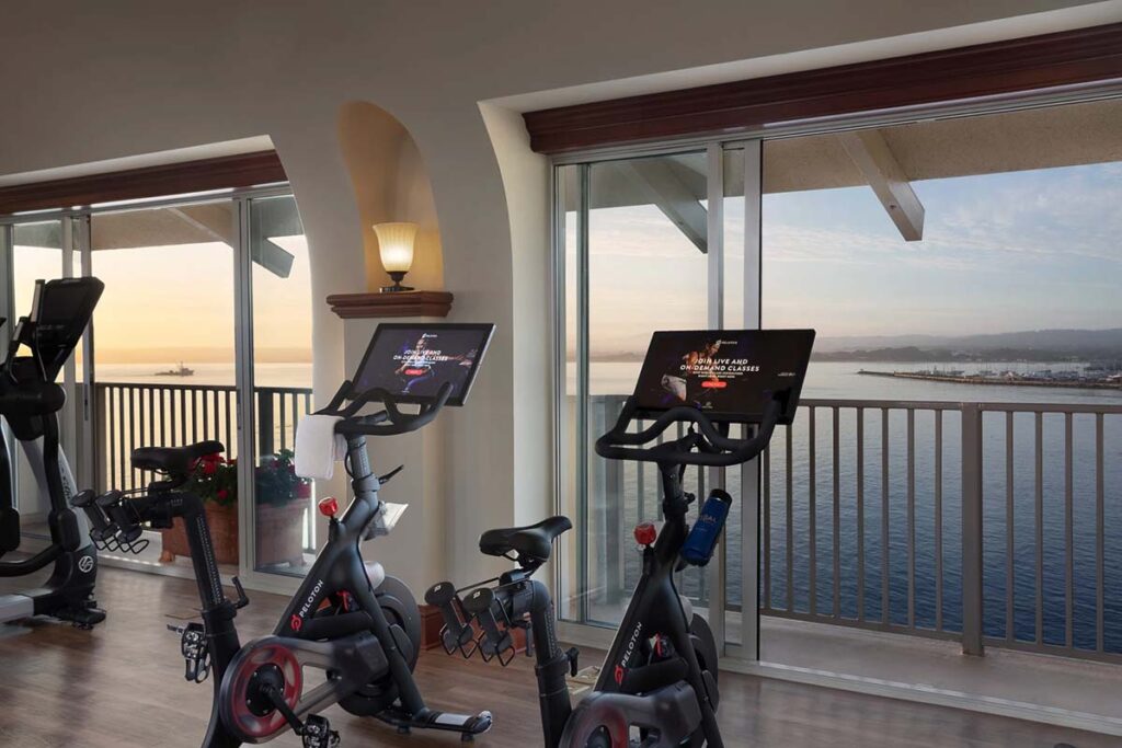 Hotel fitness centre with ocean view