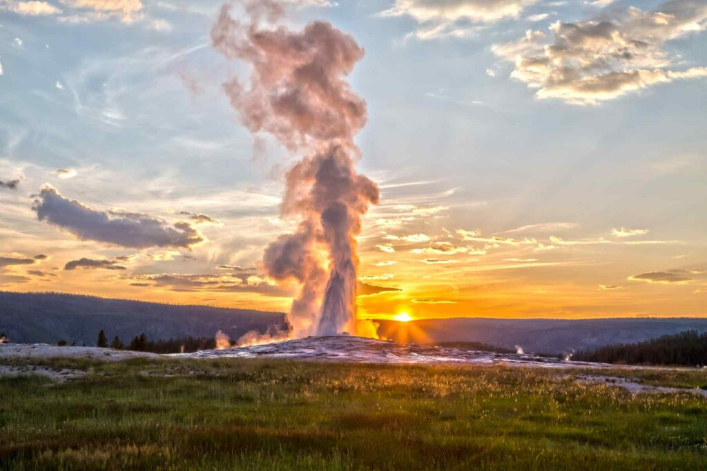 Old Faithful Geyser in Yellowstone